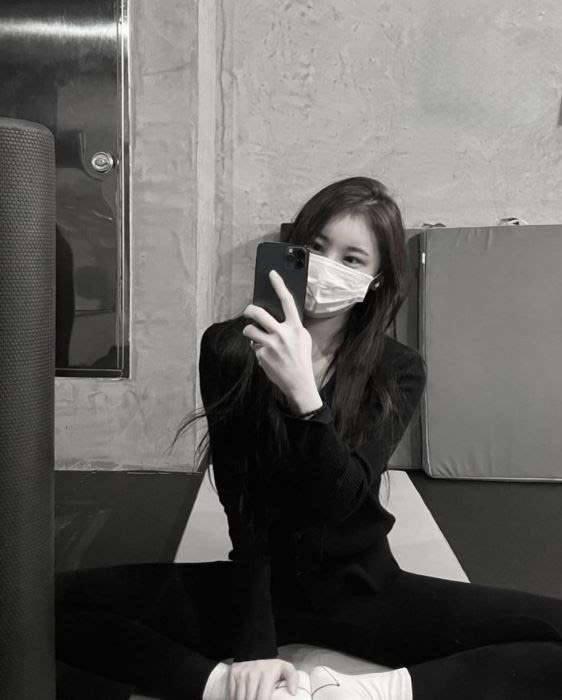 Lee Chaeyeon Menjadi Topik Hangat Online Setelah Transformasi Dramatis